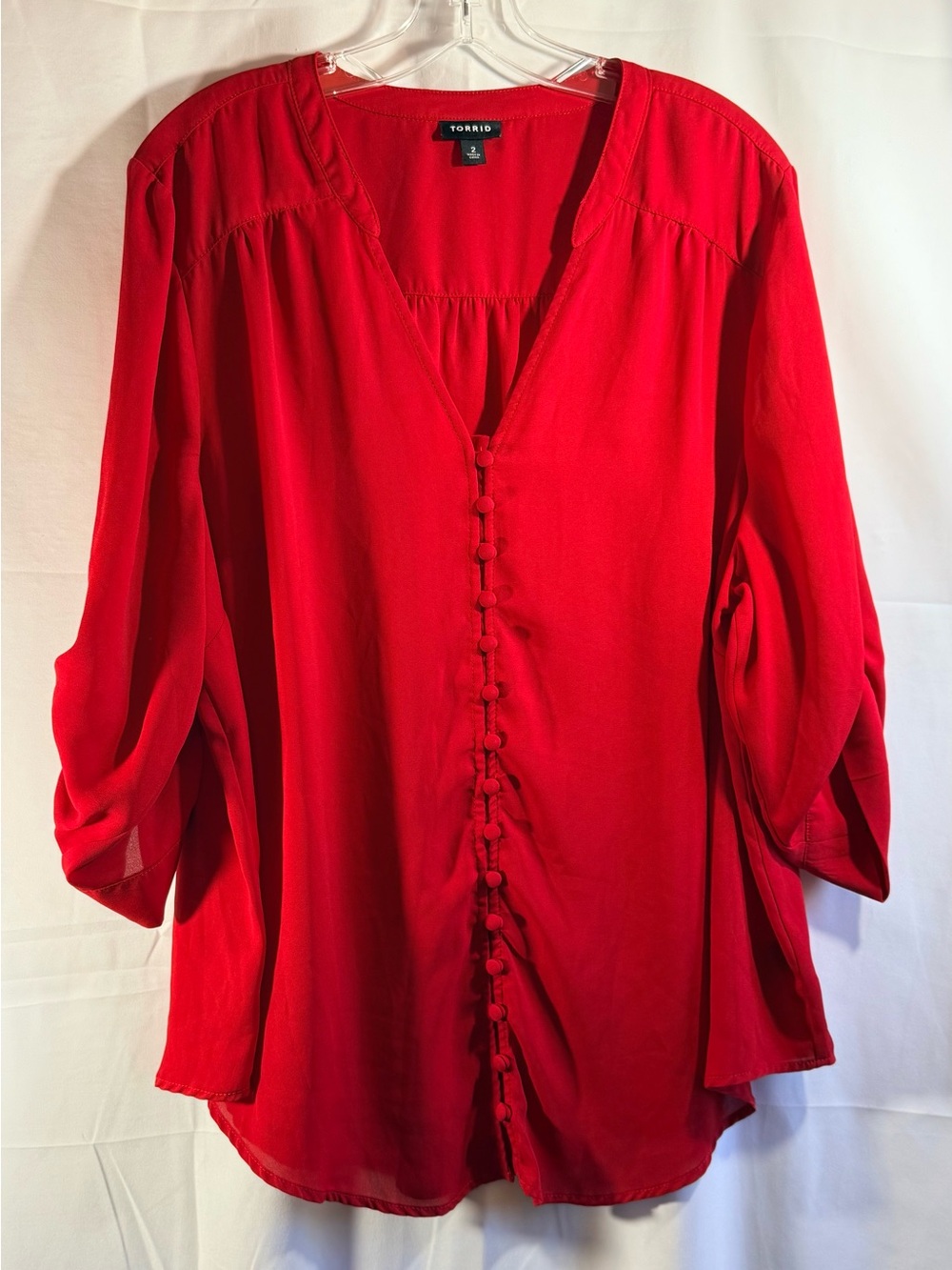 Torrid Red V-Neck Button-Front Blouse Size 2 (2X) - Picture 2 of 9